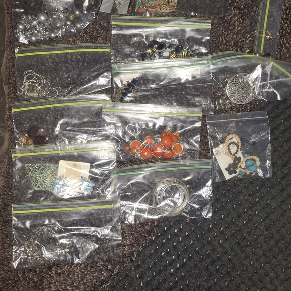 Assorted Jewelry Collection - Picture 1 of 7